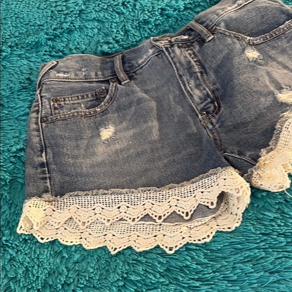 Free People Women’s Cutoff Jean Shorts with Lace Trim - Picture 4 of 6